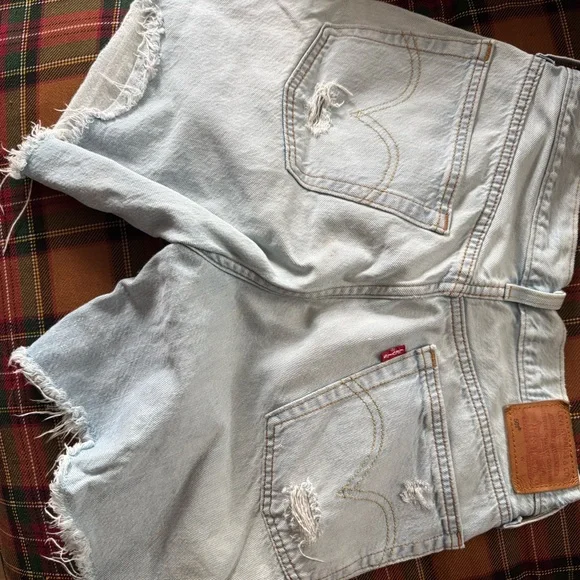 Levi’s Premium 501 Distressed Cutoff Shorts W26 Light Wash Button Fly Denim - Picture 3 of 5